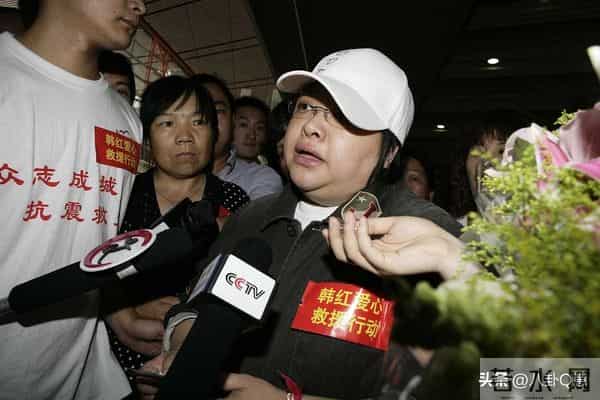 贪污上亿、假慈善？被实名举报的韩红，为何在演唱会上忍不住痛哭
