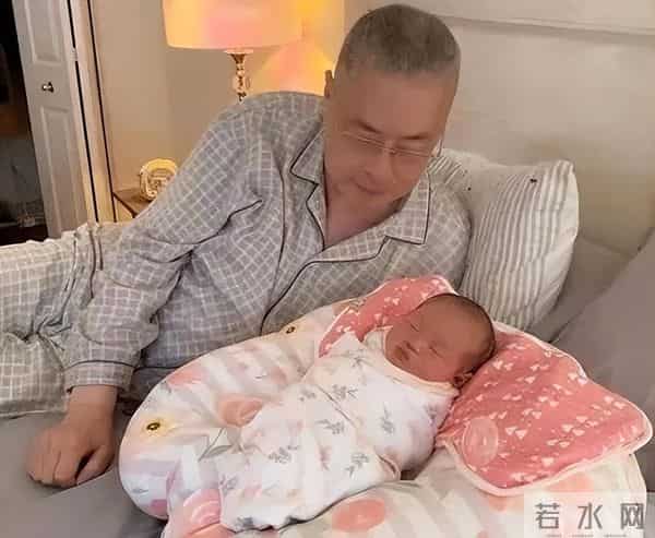 孙颖：和翁帆一样都是48岁，为80多岁刘诗昆生一儿一女，手段高明