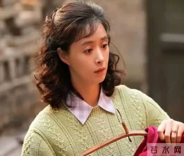 不瘦即失业？蒋欣的减肥深夜痛哭，撕开娱乐圈身材焦虑遮羞布