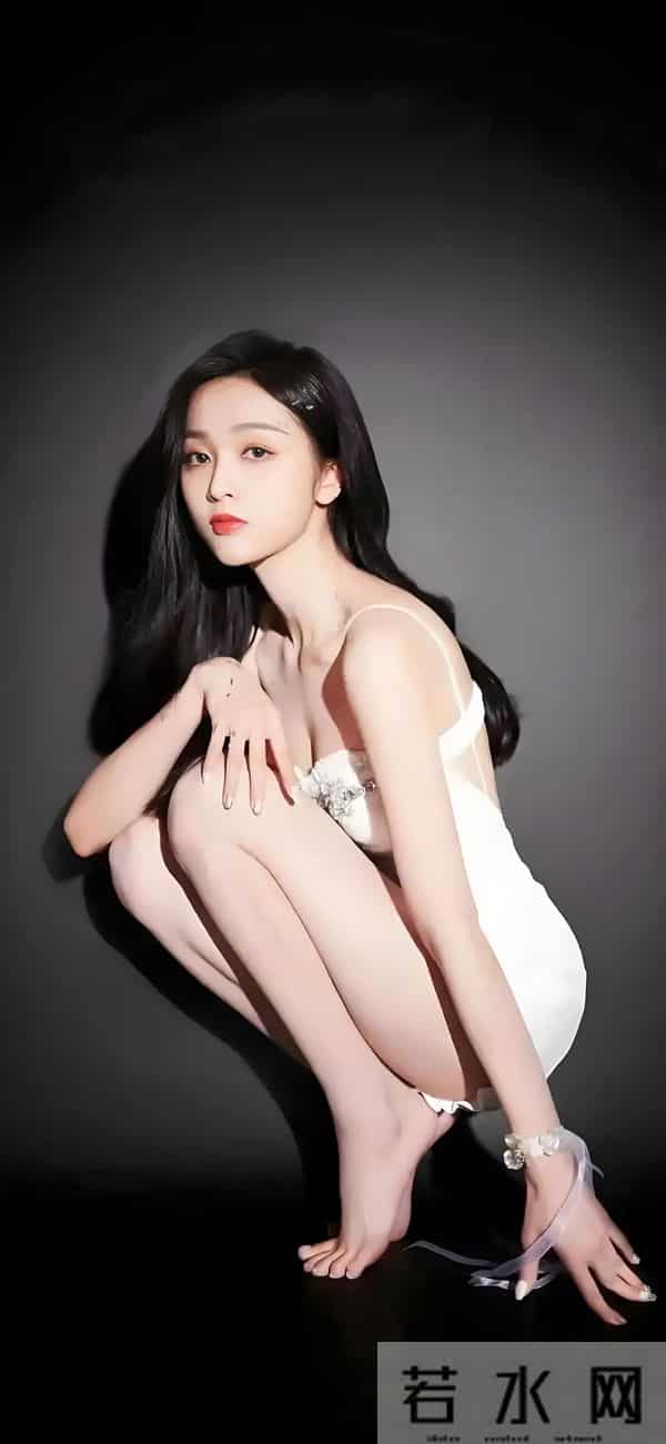 海南性感美女明星-吴宣仪 ，每一张都在控制你的喘息