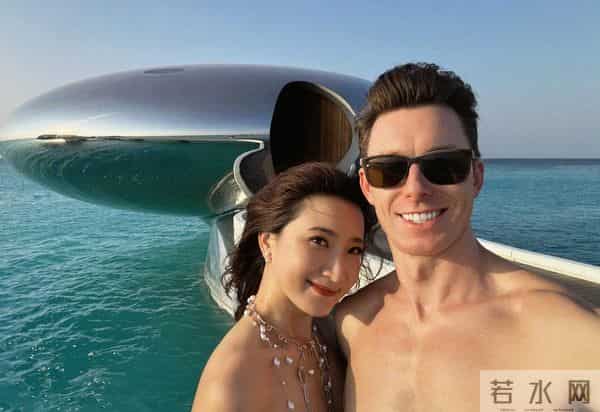 和陈赫离婚10年后,晒情侣泳装照的许婧,将前夫的"体面"撕个粉碎