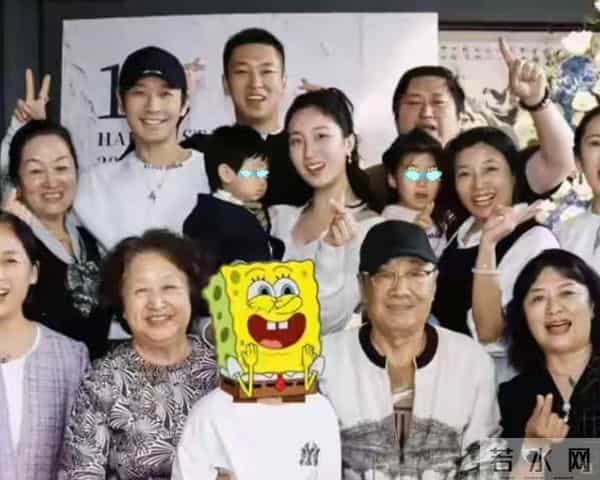 离婚见人品!杨颖送黄晓明外甥金手镯,表弟媳妇发文感谢