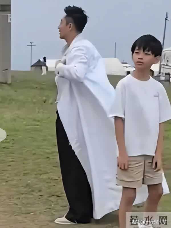 具俊晔私下状态被曝，瘦到S家心疼，大S的两个孩子无人关心