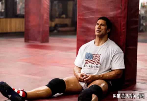 暴瘦54斤，巨石强森开拍新片：满脸皱纹！还要和小李子演黑帮电影