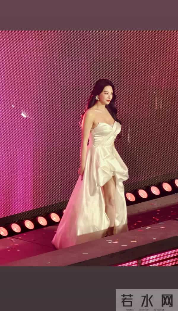 张雨绮活动生图,太性感了