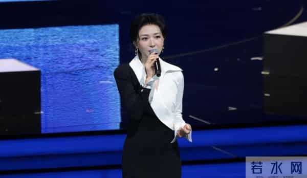 金鸡这夜，女明星百媚千娇，宋茜周冬雨妖艳，万茜全 “裹” 赢麻了