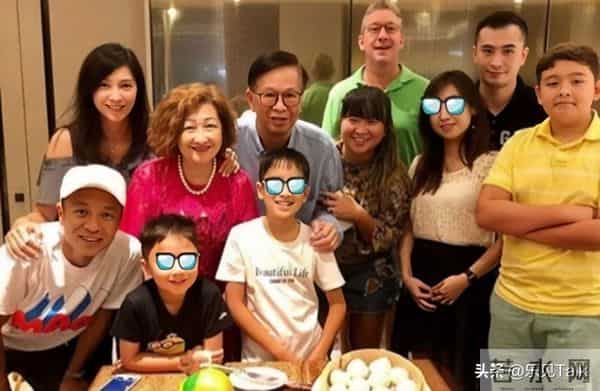 香港知名女星父亲公开宣布：和儿子断绝关系，欠债千万拖垮家人