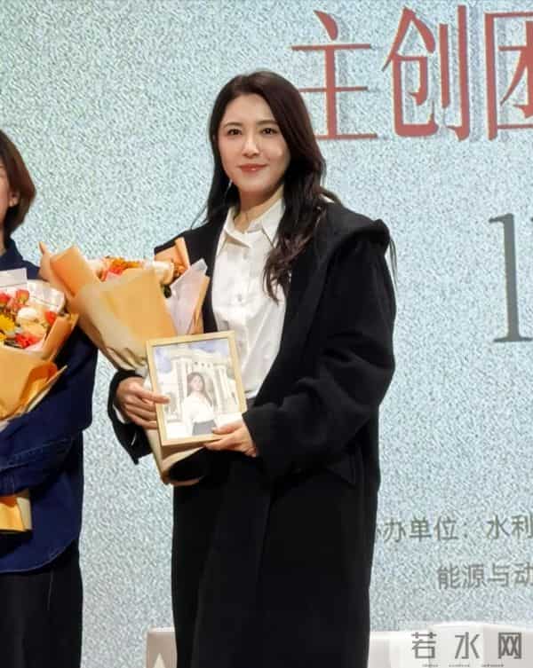 曾黎做客清华大学，分享《沉默的荣耀》中角色感悟，优雅知性！