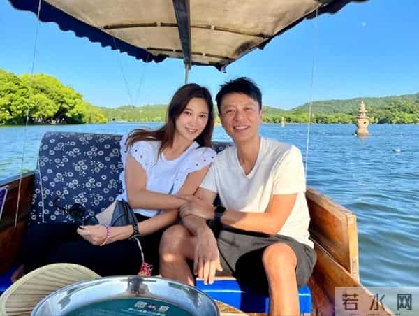 钱再多有什么用？天王级别歌手家丑曝光，一个“败家子”毁了全家