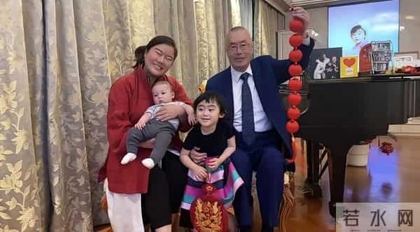 孙颖：和翁帆一样都是48岁，为80多岁刘诗昆生一儿一女，手段高明