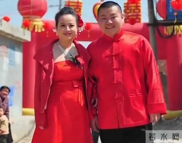 岳云鹏年底9场演出,远赴3个国家,妻子郑敏顶着一头黄发全程陪伴