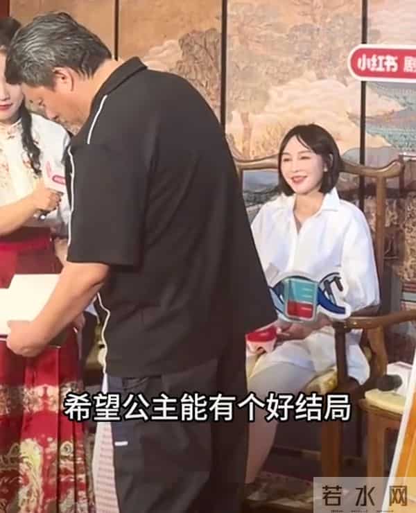 直到看见岳丽娜年轻时的旧照,才明白,郭靖宇为何用16年捧红她!