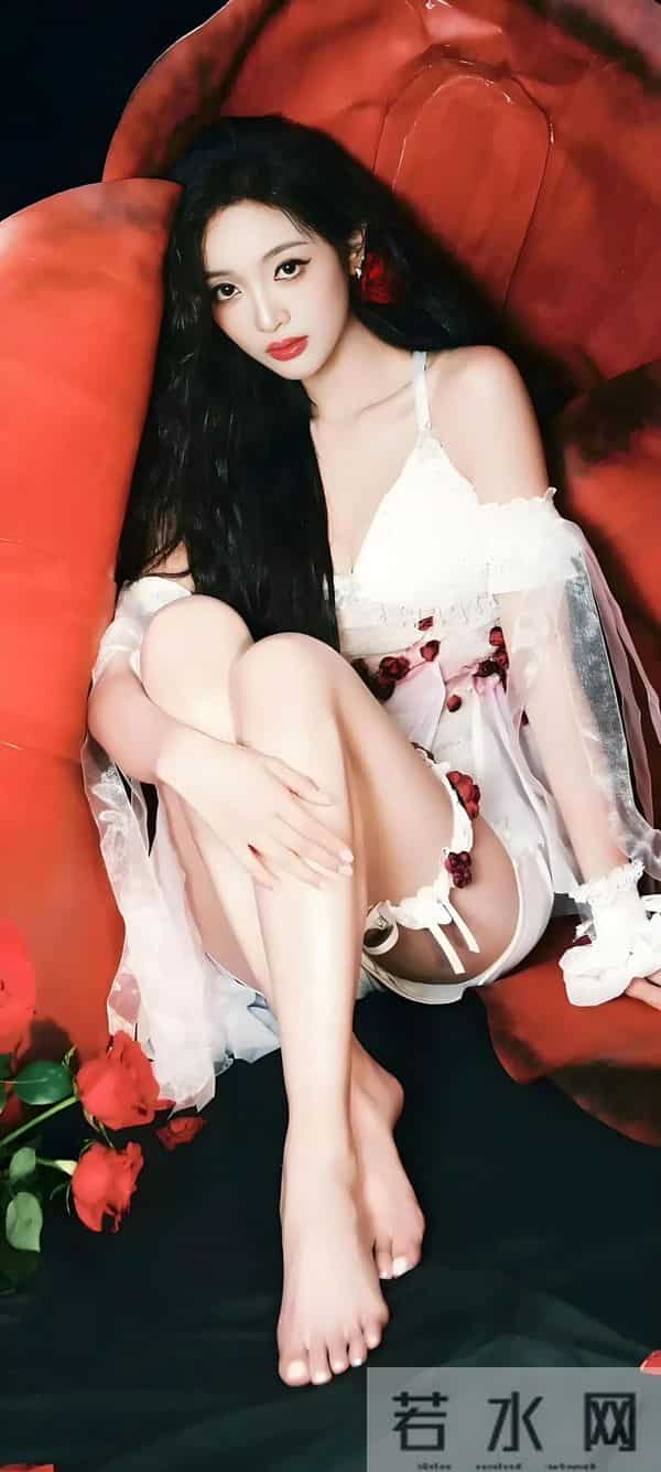 海南性感美女明星-吴宣仪 ，每一张都在控制你的喘息