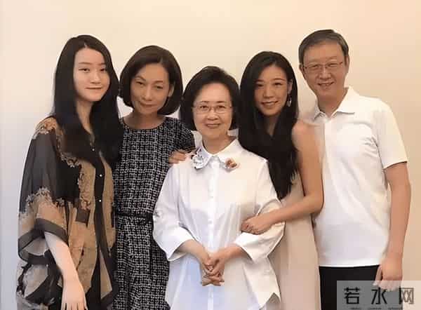 琼瑶去世不到一年,儿媳何琇琼再破天花板,让整个娱乐圈沉默了