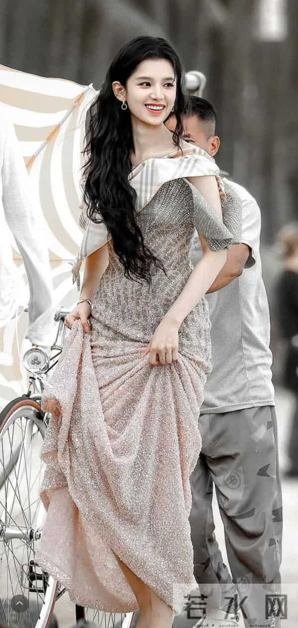 张婧仪 这颜值太让人羡慕了,又洋气,又大气