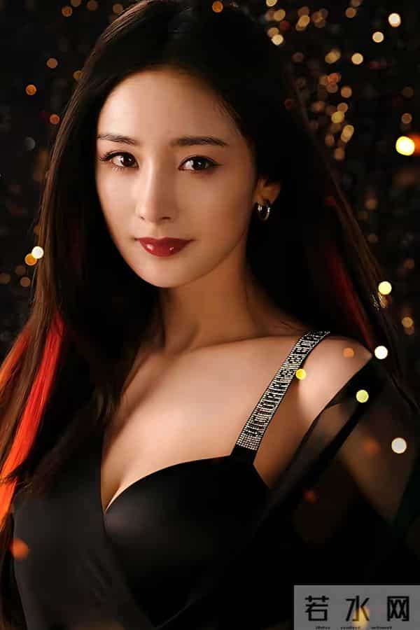 杨幂吊带内衣造型:从摩登到魅惑的颜值风格盛宴