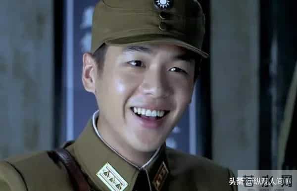 张若昀现身剪彩仪式,生图下脸肿胀,全是褶子,与精修图判若两人