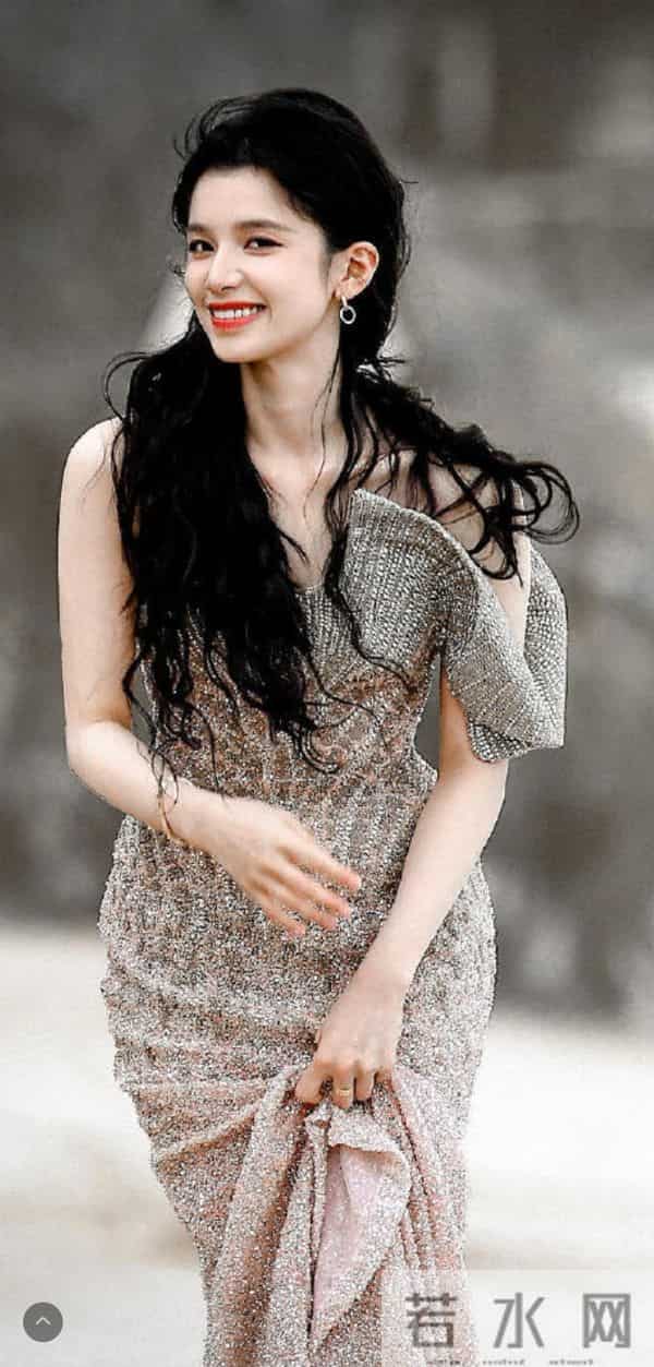 张婧仪 这颜值太让人羡慕了,又洋气,又大气