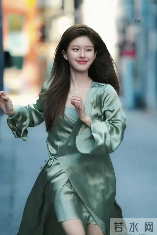 赵露思——好薄的一片,这体态好绝!