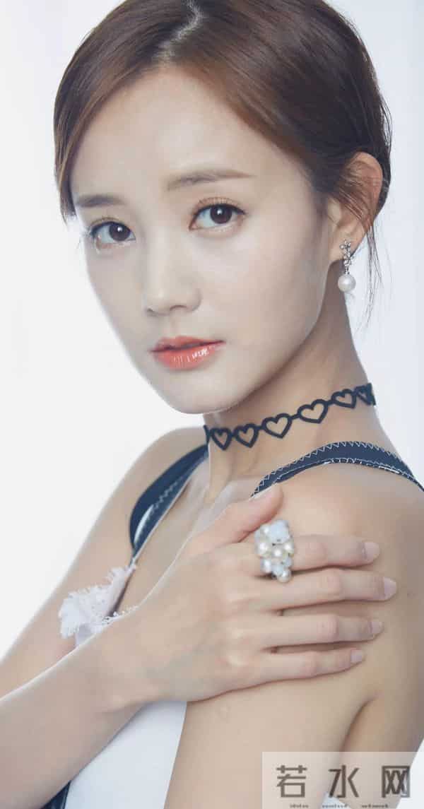 李一桐|夏可可定妆照,笑眼弯弯好甜好美啊! 笑起来眼睛像月牙