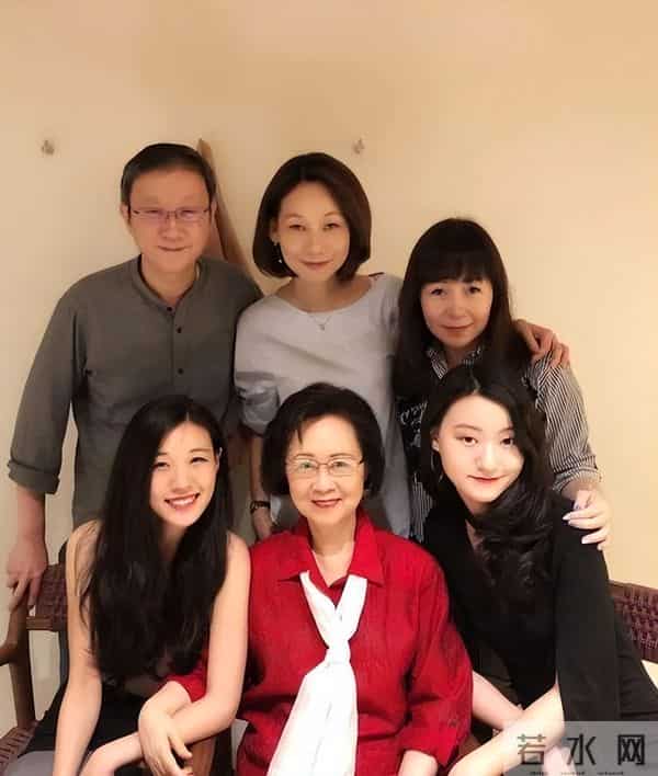 琼瑶去世不到一年,儿媳何琇琼再破天花板,让整个娱乐圈沉默了