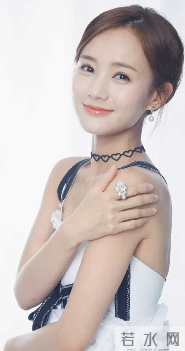 李一桐|夏可可定妆照,笑眼弯弯好甜好美啊! 笑起来眼睛像月牙