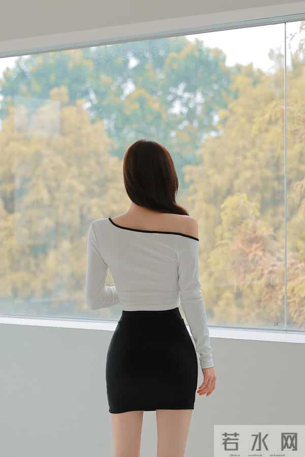 孙允珠——春杏若白斜肩微透清朗包臀裙