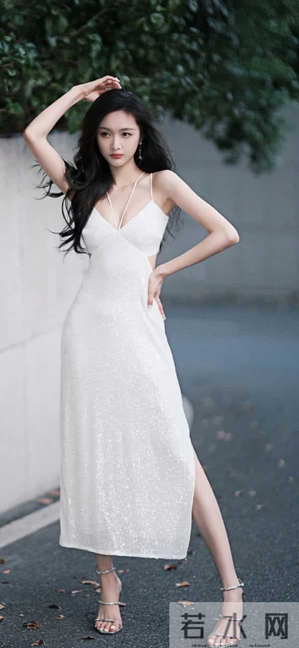 海南性感美女明星-吴宣仪 ，每一张都在控制你的喘息