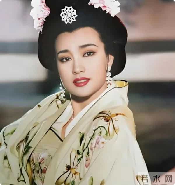 李连杰“返老还童”事件，走向越来越玄乎，难怪向太坐不住了！