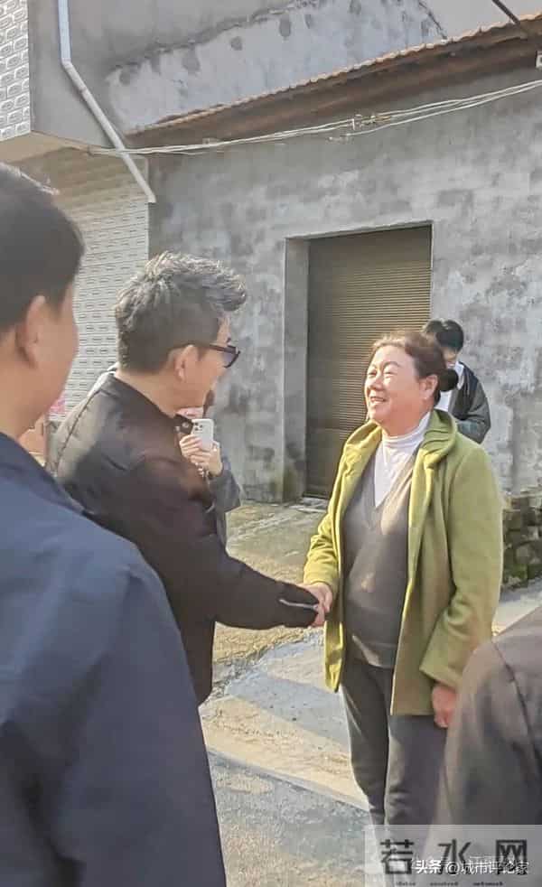 华语乐坛天王任贤齐：刚回到武汉老家！上山祭祖、品武汉美食！