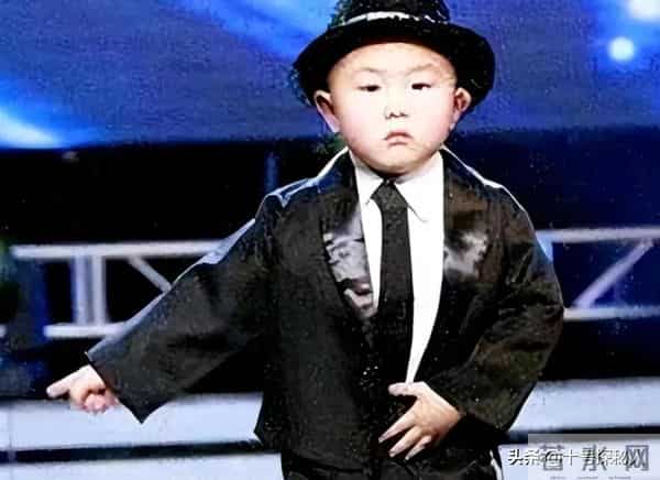 他3岁上央视，5岁登春晚，7岁就年薪百万，如今怎样了？