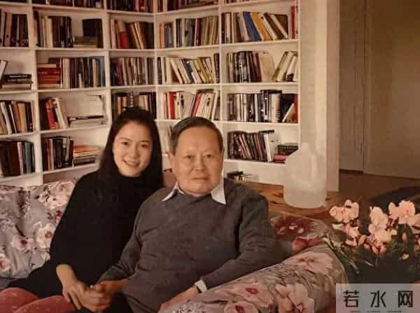 孙颖：和翁帆一样都是48岁，为80多岁刘诗昆生一儿一女，手段高明