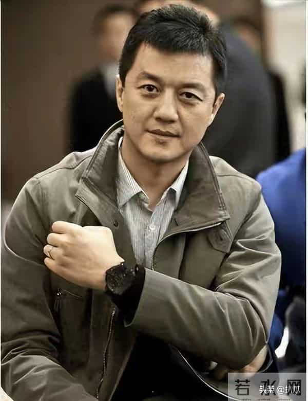 李亚鹏做梦也没想到,心中这口恶气竟让向太给出了,窦靖童没说错