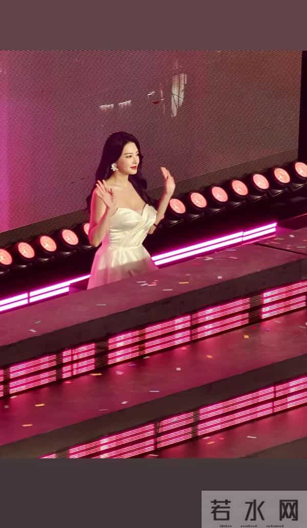 张雨绮活动生图,太性感了