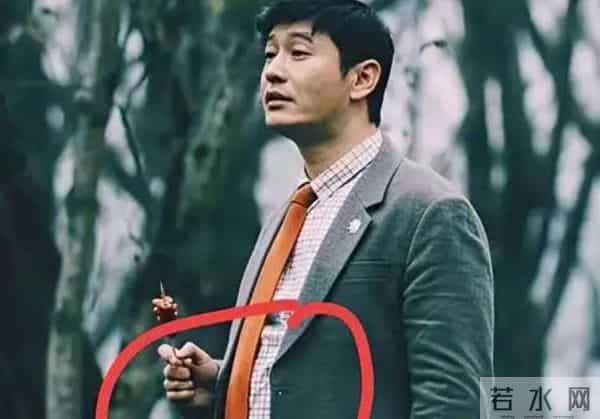 人走茶凉！黄晓明发文庆祝48岁生日，一人举着蛋糕略显“寒酸”