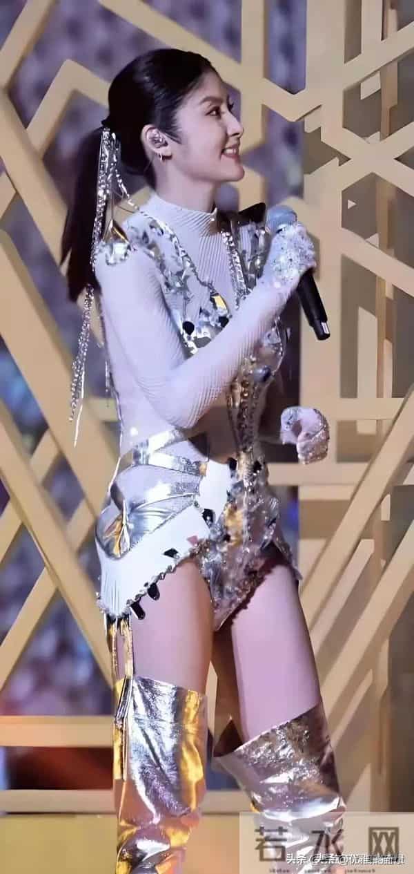 五十多岁的陈慧琳演唱会穿搭独特太吸睛颜值气质双逆天