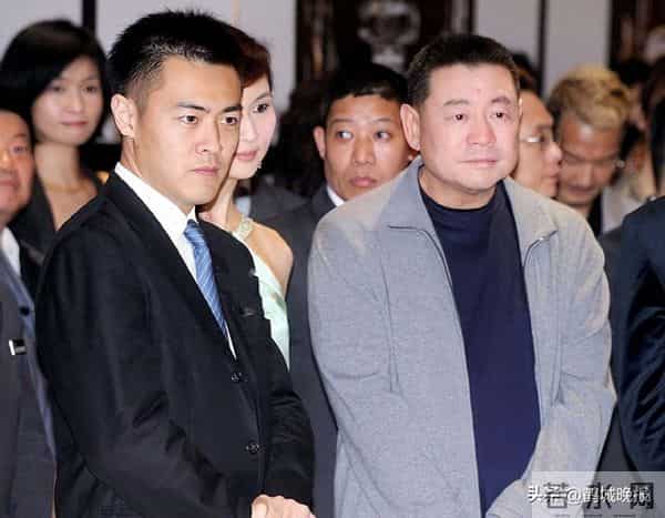 刘銮雄长子移居英国跑马拉松，双鬓发白似显老，疑与富豪父亲决裂