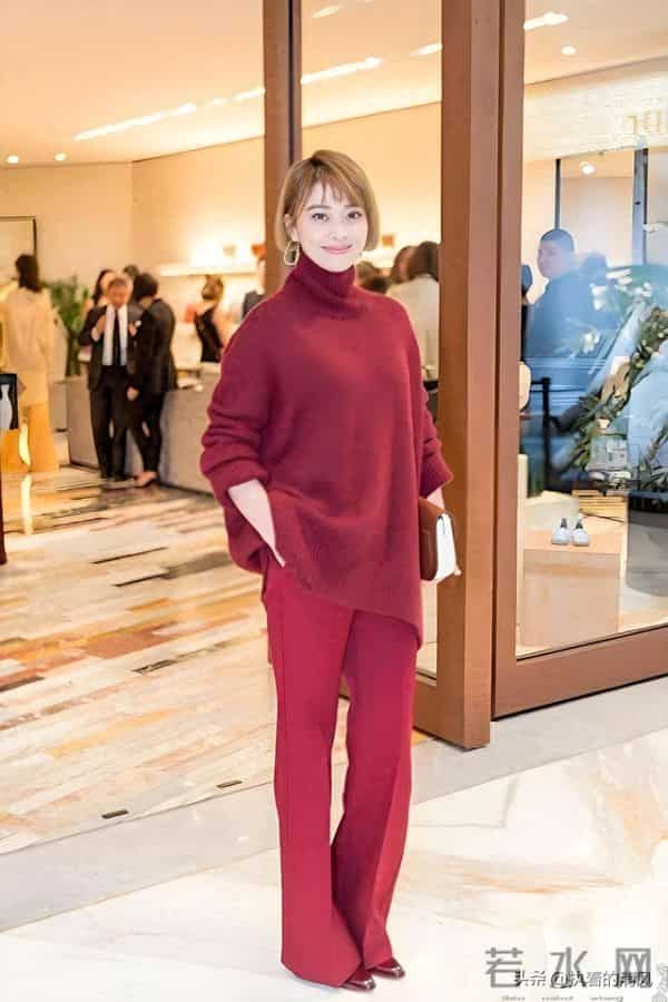 50岁梅婷换发型像换了个人!波波头配毛衣减龄25岁,松弛感太绝