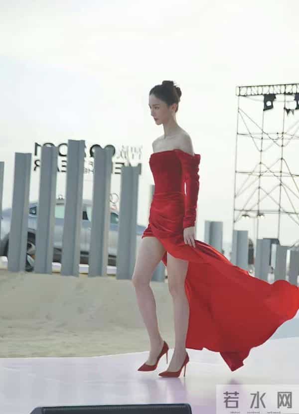 金晨这身红裙简直是为她量身定做!气质不像普通人能有的状态