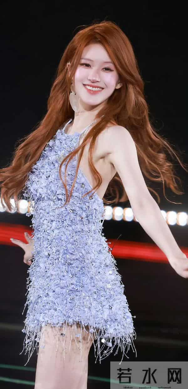 赵露思——好薄的一片,这体态好绝!