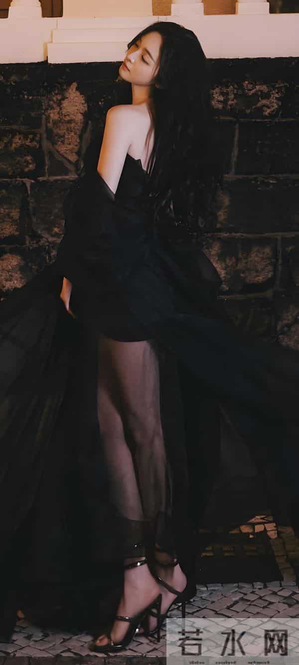 海南性感美女明星-吴宣仪 ，每一张都在控制你的喘息