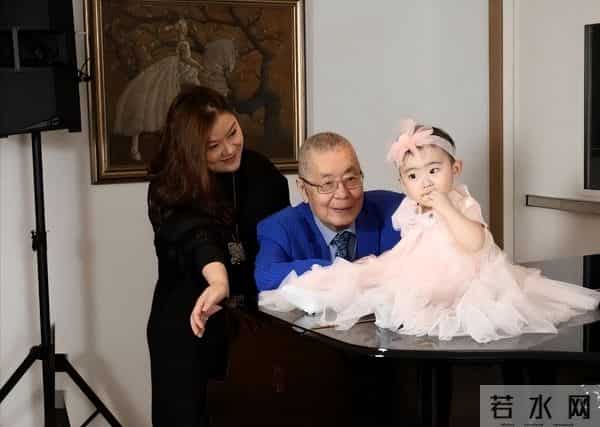 孙颖：和翁帆一样都是48岁，为80多岁刘诗昆生一儿一女，手段高明