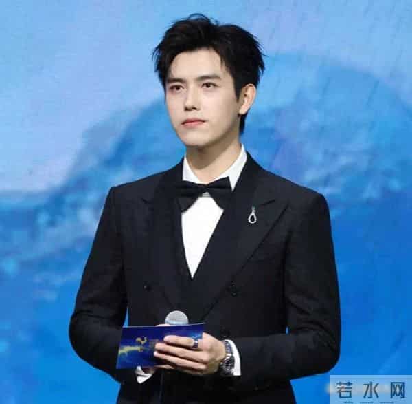 陈飞宇主持翻车，周冬雨念词像背课文，金鸡奖谁还在认真看