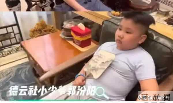 郭汾阳亲吻王惠4次,有人评论满是恶意,真相被扒出,他太冤了!