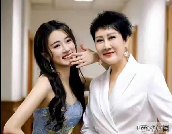 贪财又好色,德不配位的几位老艺术家,晚节不保一点都不冤