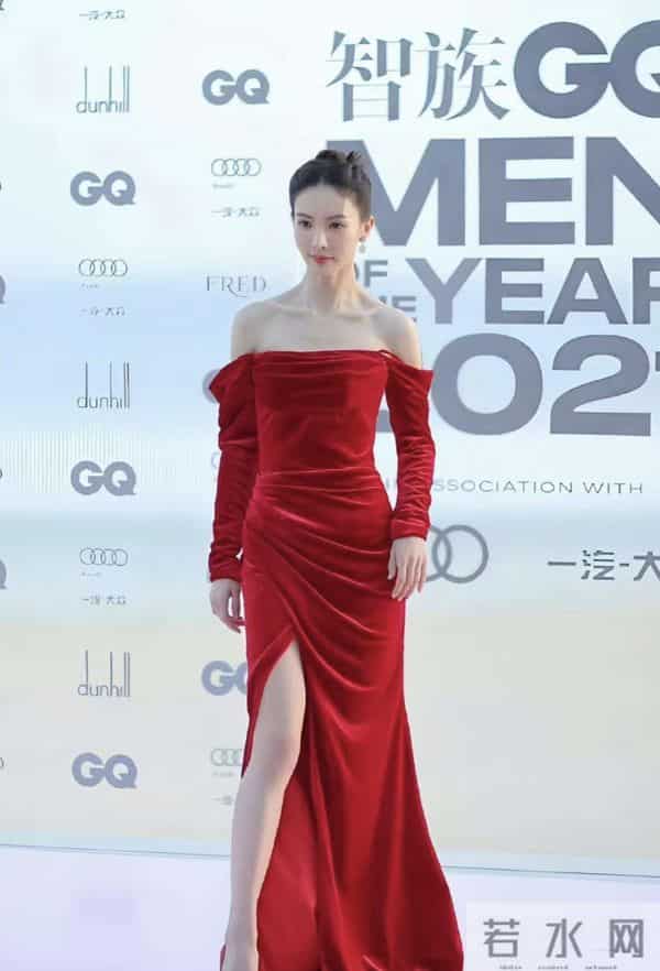 金晨这身红裙简直是为她量身定做!气质不像普通人能有的状态