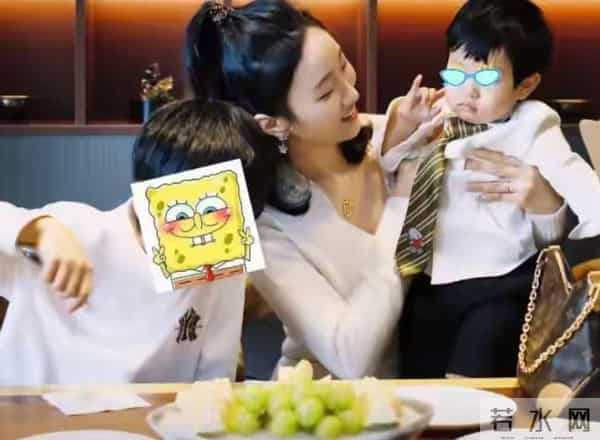 离婚见人品!杨颖送黄晓明外甥金手镯,表弟媳妇发文感谢