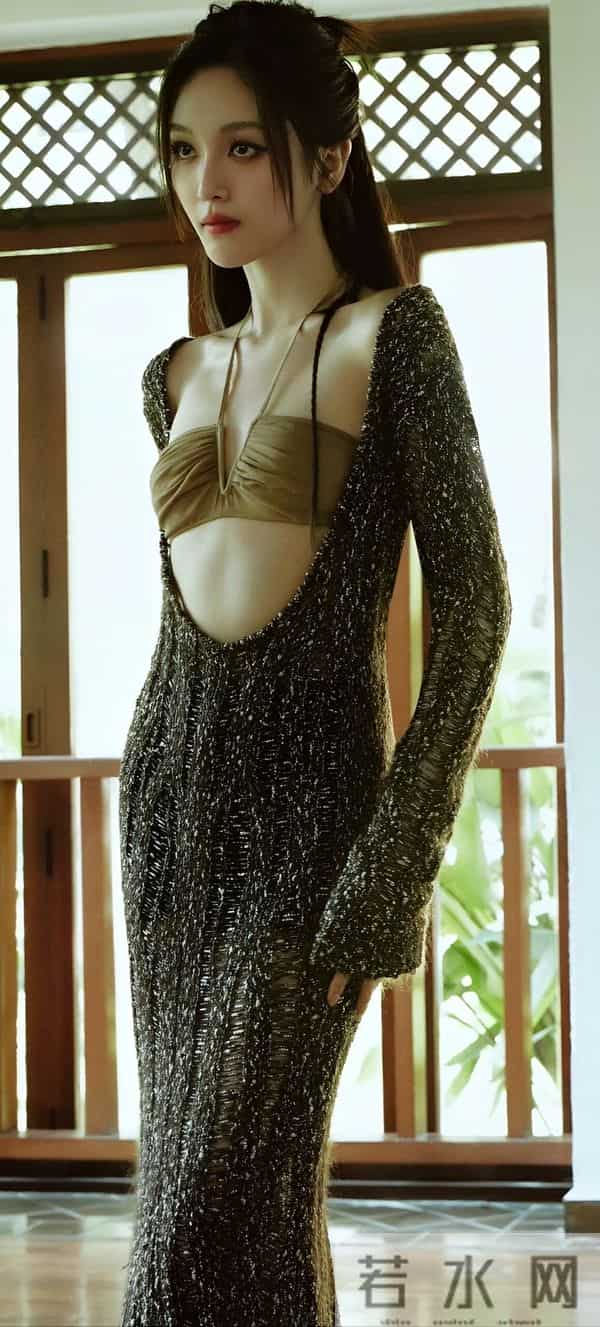 海南性感美女明星-吴宣仪 ，每一张都在控制你的喘息