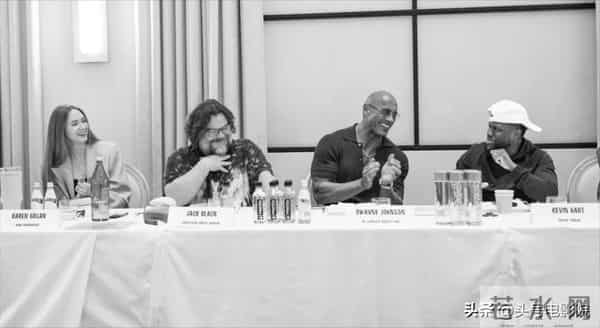 暴瘦54斤，巨石强森开拍新片：满脸皱纹！还要和小李子演黑帮电影