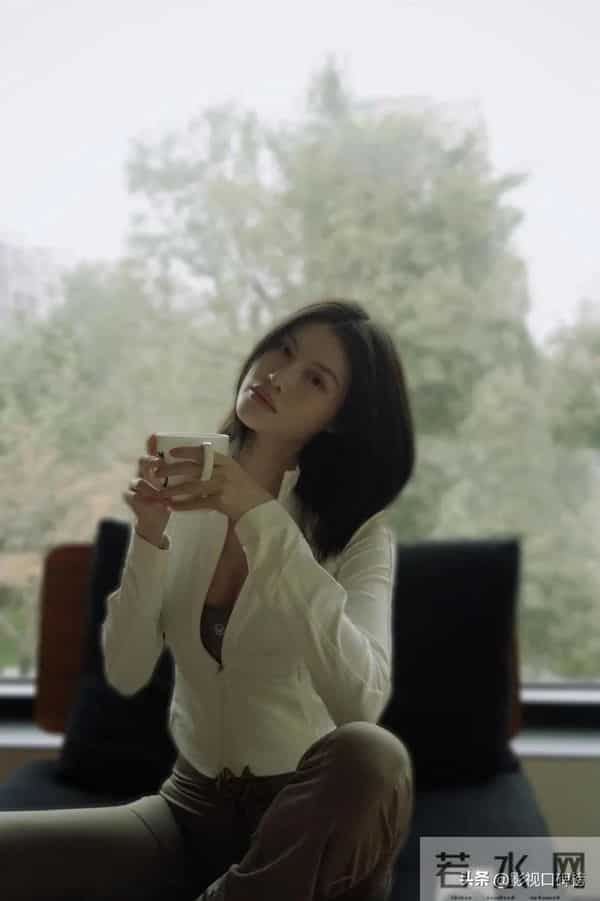 陈伟霆何穗官宣得子未足月,何穗晒产后近照,这恢复速度绝了